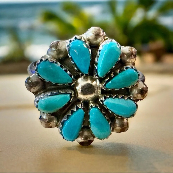 Native Zuni Turquoise Cluster Sterling Silver Ring (6.5) - Picture 4 of 8